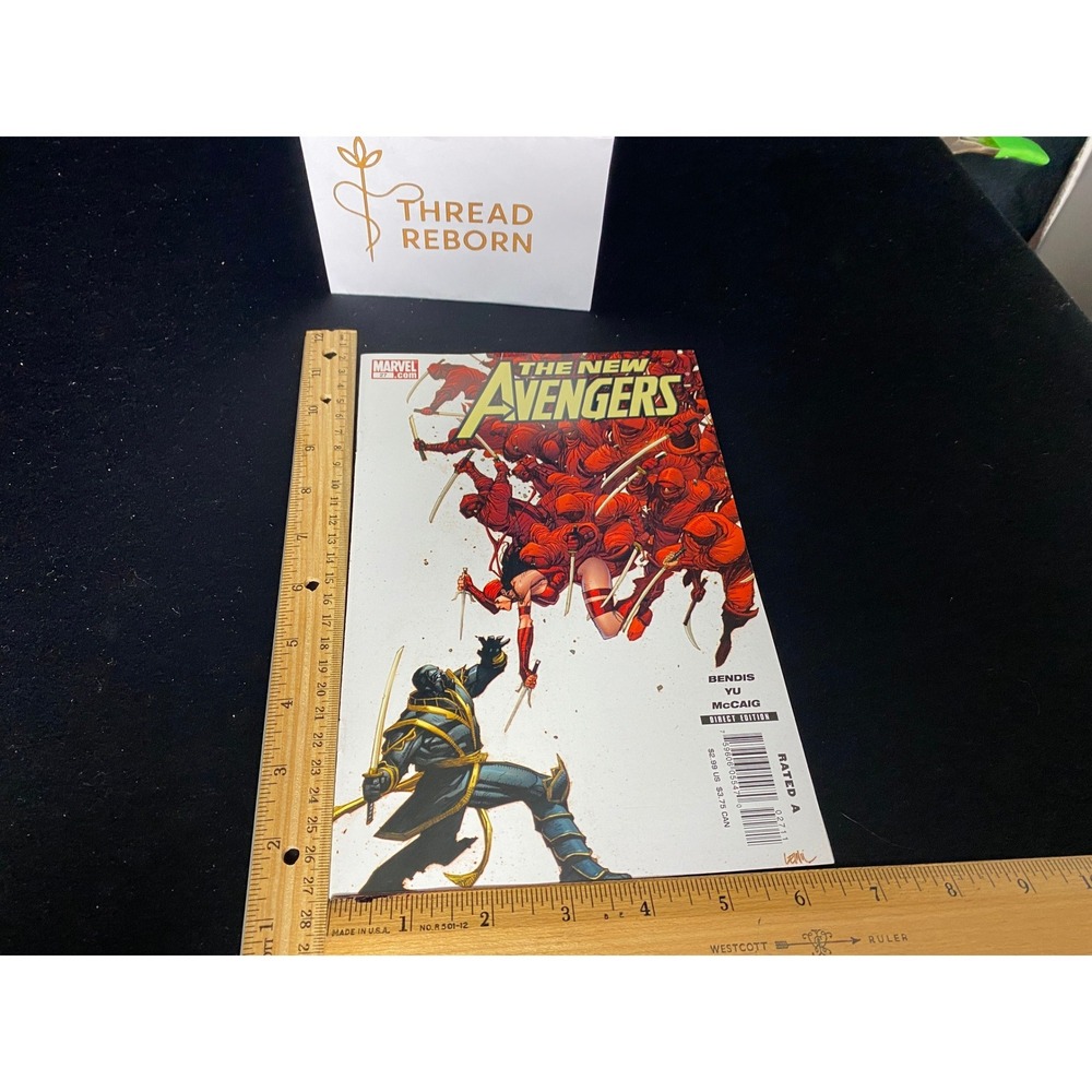 The New Avengers 1 Comic Book Marvel Comics 2010 Bendis Yu Mccaig Rated A